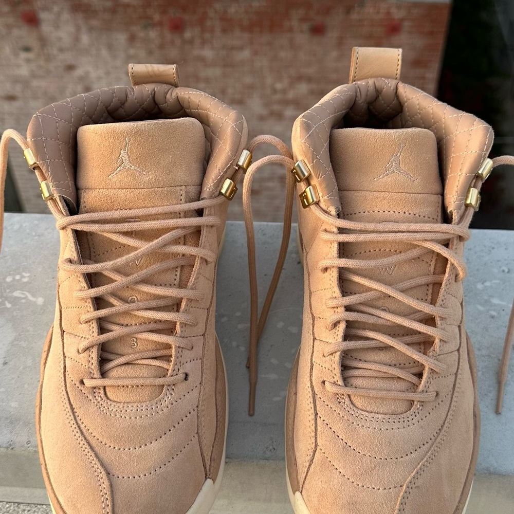 Jordan Retro 12 Tan (8 in women)